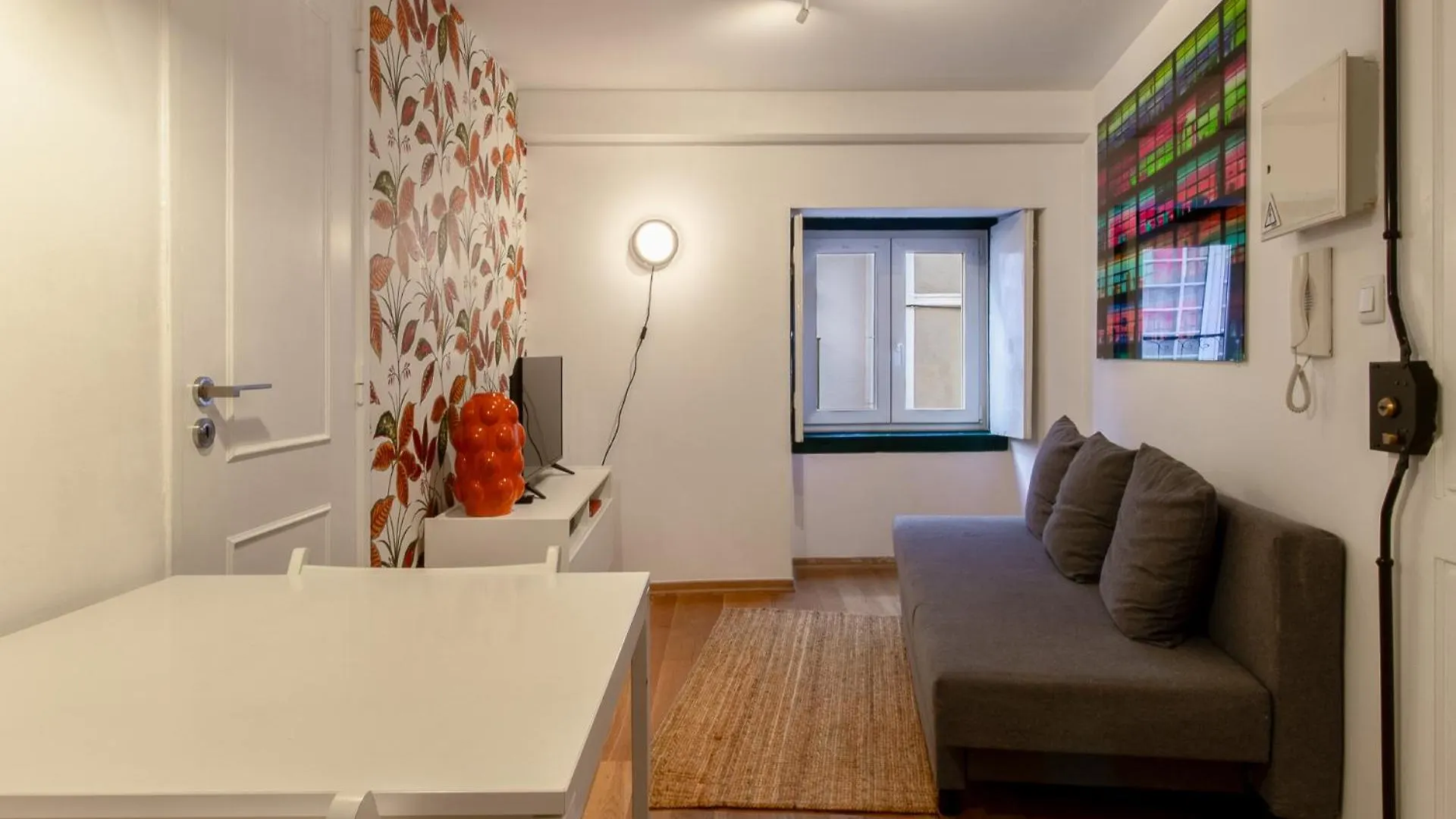 Contemporary Apartment In Chiado 1 Lissabon