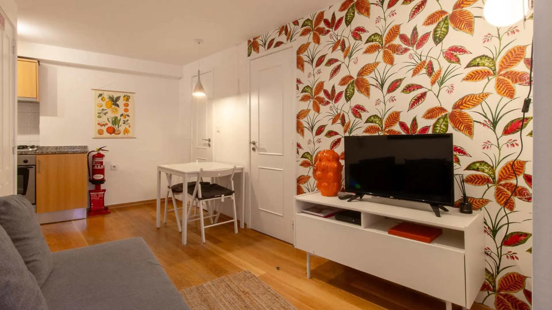 Contemporary Apartment In Chiado 1 Lissabon