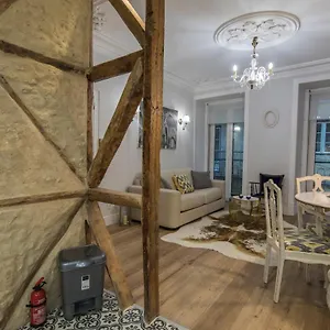  Apartamento Lovelystay - Vintage Flat Near Santa Justa Elevator!