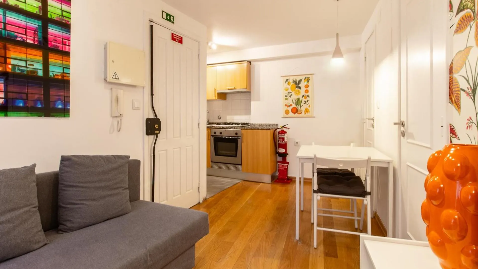 Contemporary Apartment In Chiado 1 Lisbon 0*,